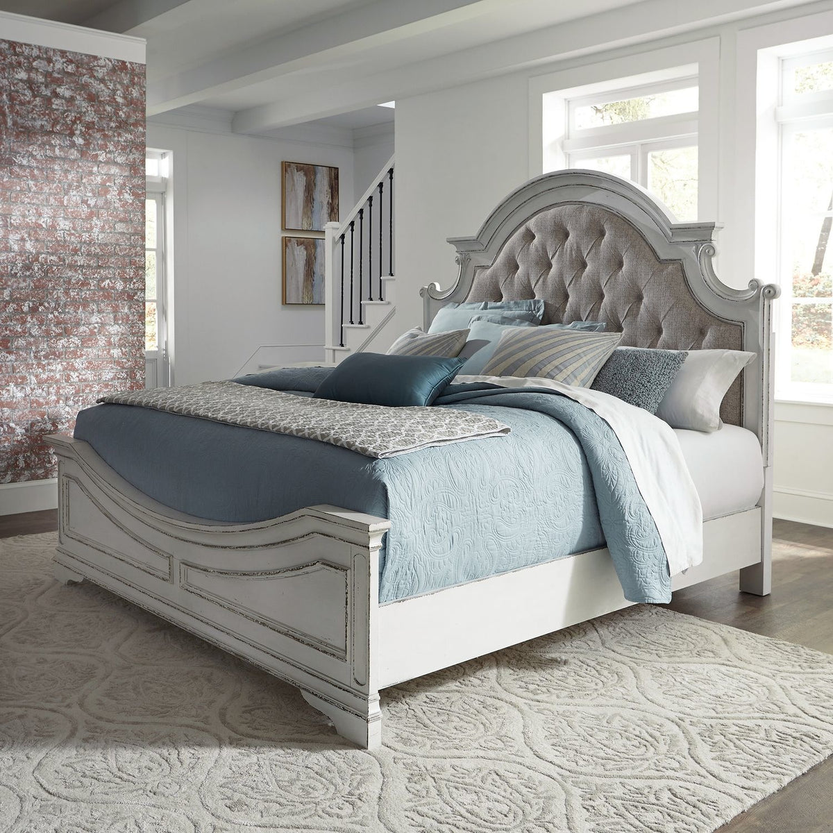 Magnolia Manor Queen Upholstered Bed-2