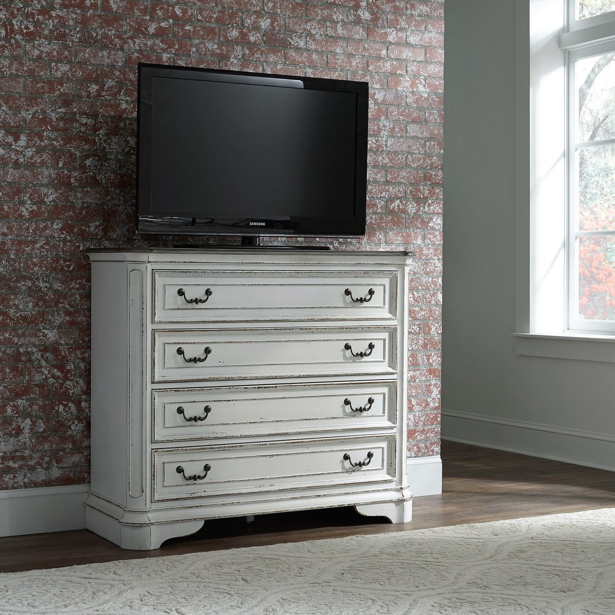 Magnolia Manor Media Chest