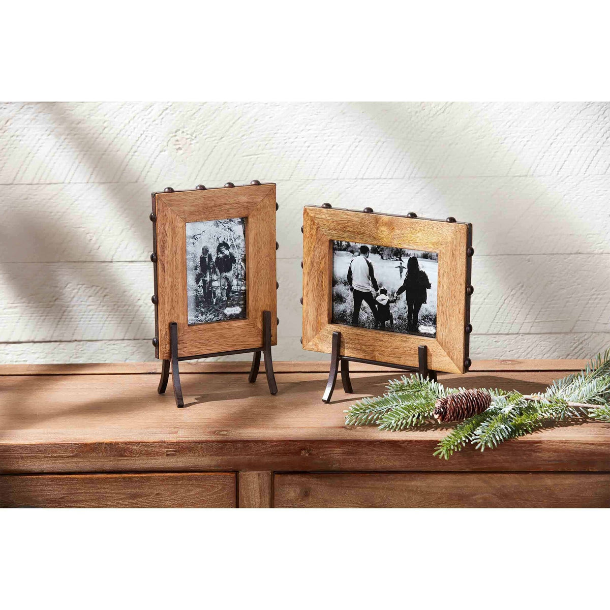Large Metal Bead Frame — alternate view 2