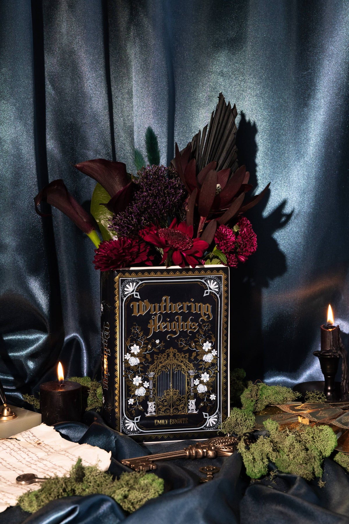 Large Book Vase, Wuthering Heights — alternate view 2