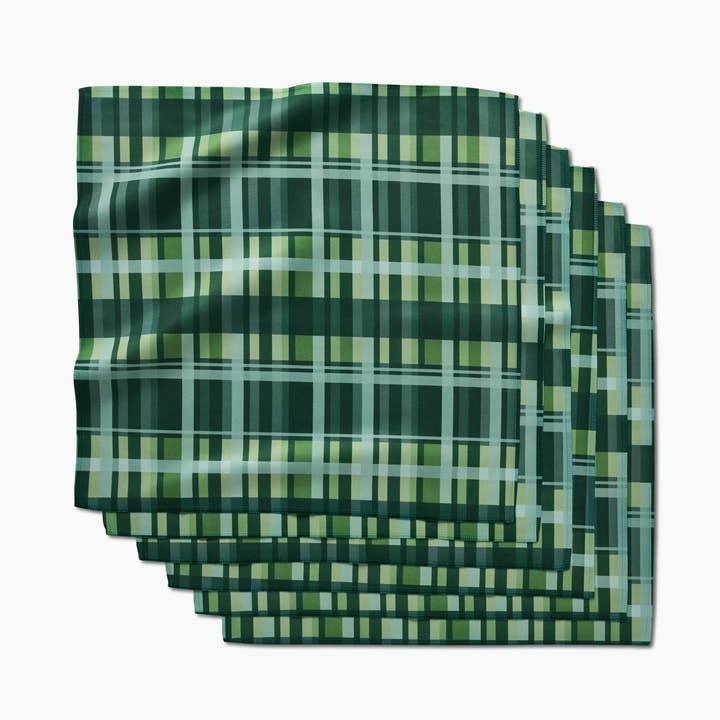 Shamrock Plaid Dinner Napkin Set — alternate view 2