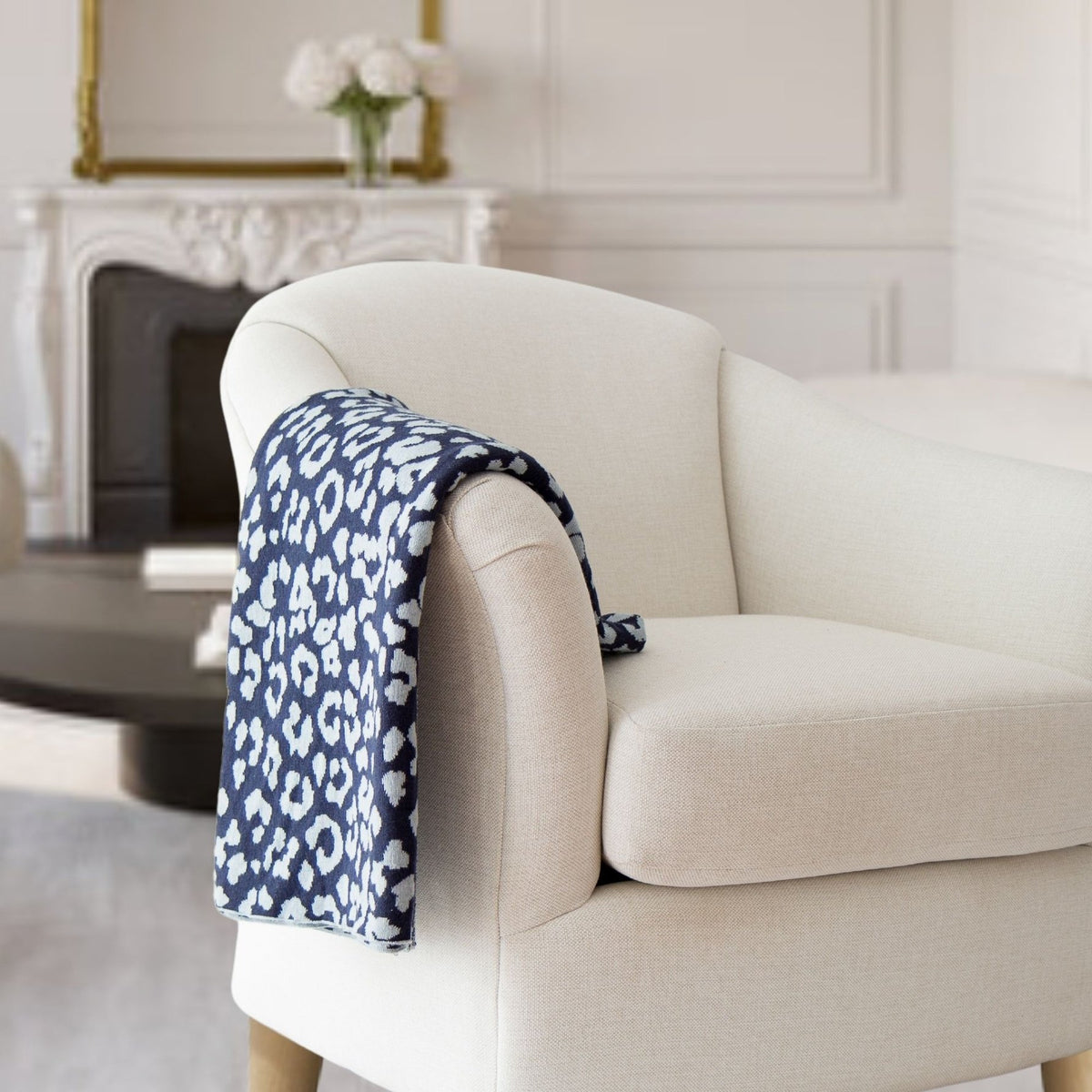 Lucia Knit Throw- Blue — alternate view 2