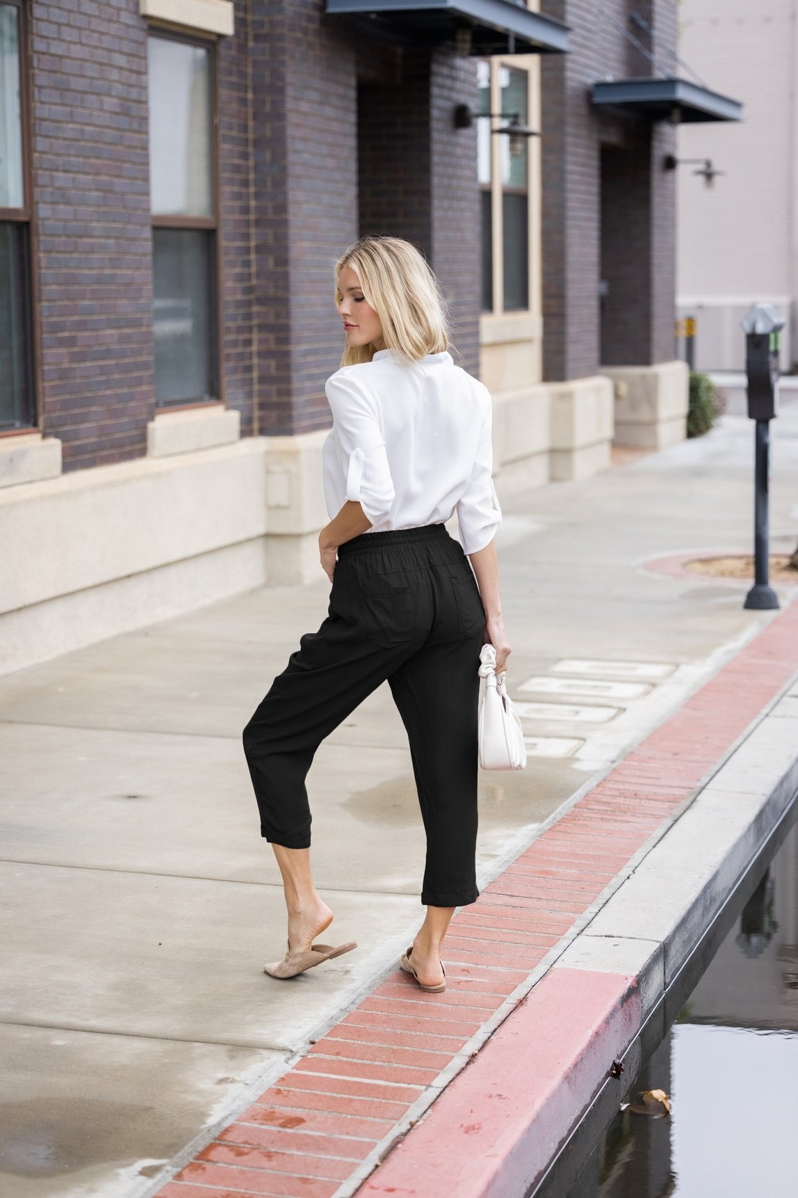 Pocket Styleline Pant - Black — alternate view 2
