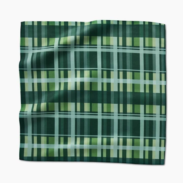 Shamrock Plaid Dinner Napkin Set — alternate view 3