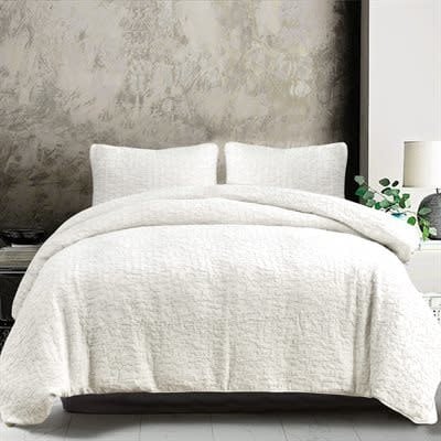 Porto Matelassé Duvet Set, Vintage White, Super Queen — alternate view 3