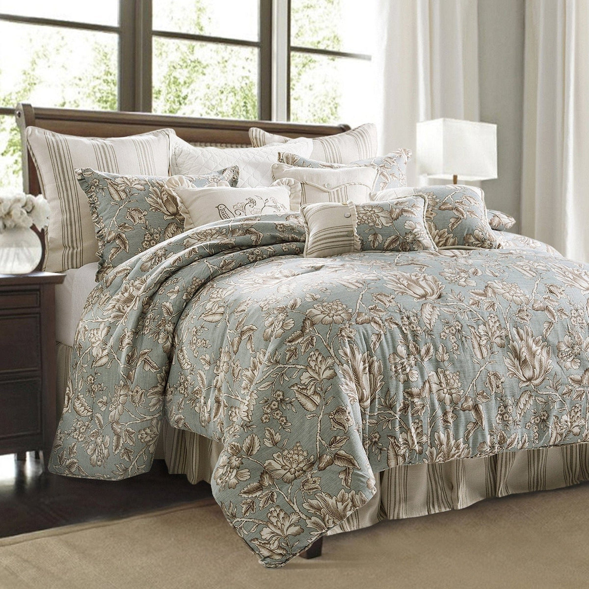 Gramercy Comforter Set- Super Queen — alternate view 3