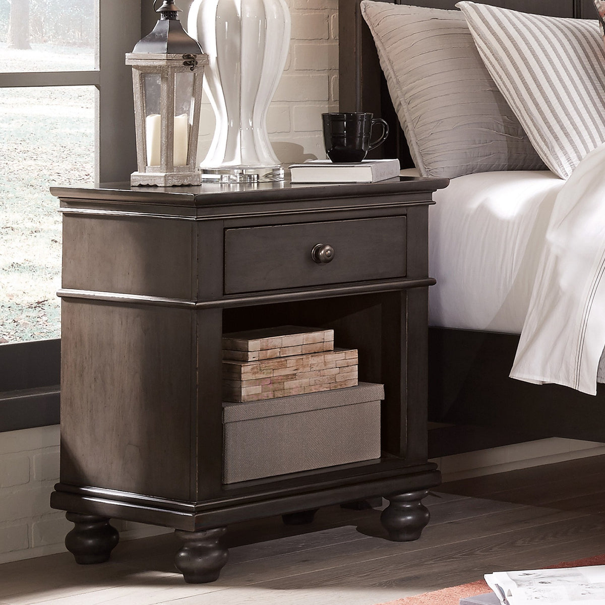 Oxford 1 Drawer Nightstand