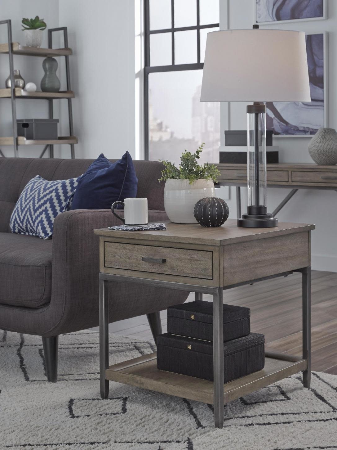 Trellis End Table — alternate view 3