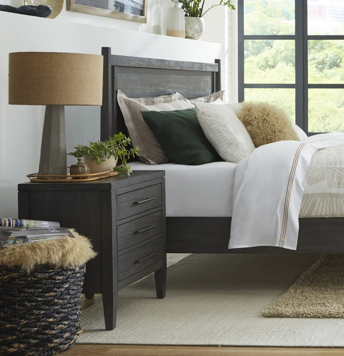 Preston Queen Panel Bed — alternate view 4