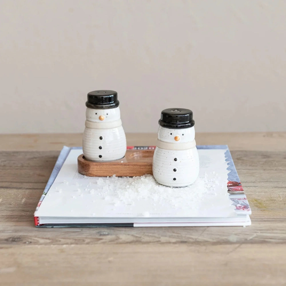 Stoneware Snowmen Shaped Salt & Pepper Shakers with Tray