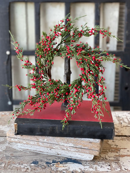 Crimson Tidings Cedar Candle Ring -11.5"